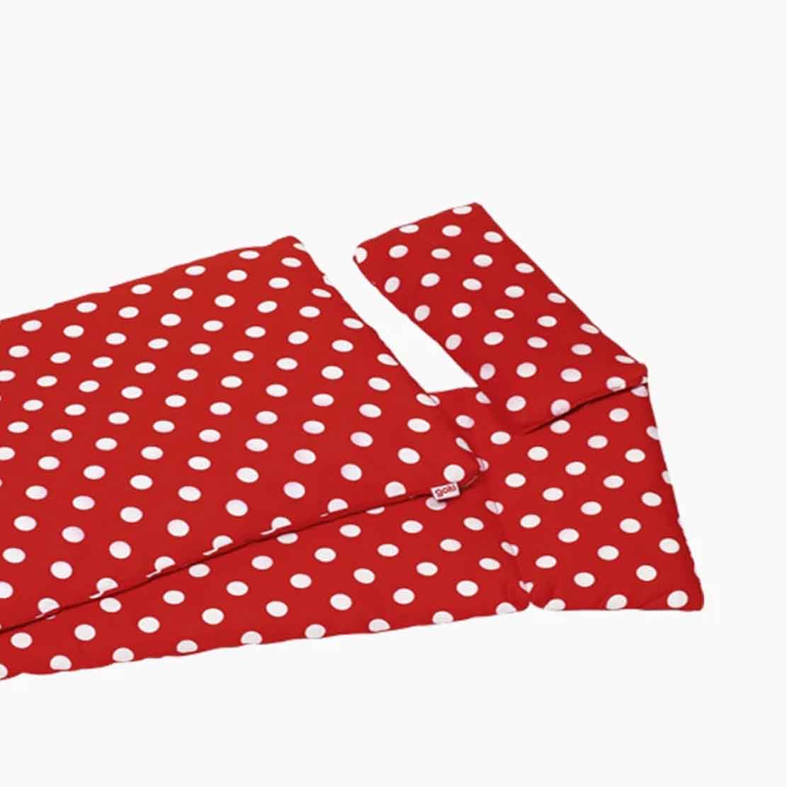 Bettzeug Rot – Detailansicht Stoff und Muster für Puppenbett und Puppenwiege