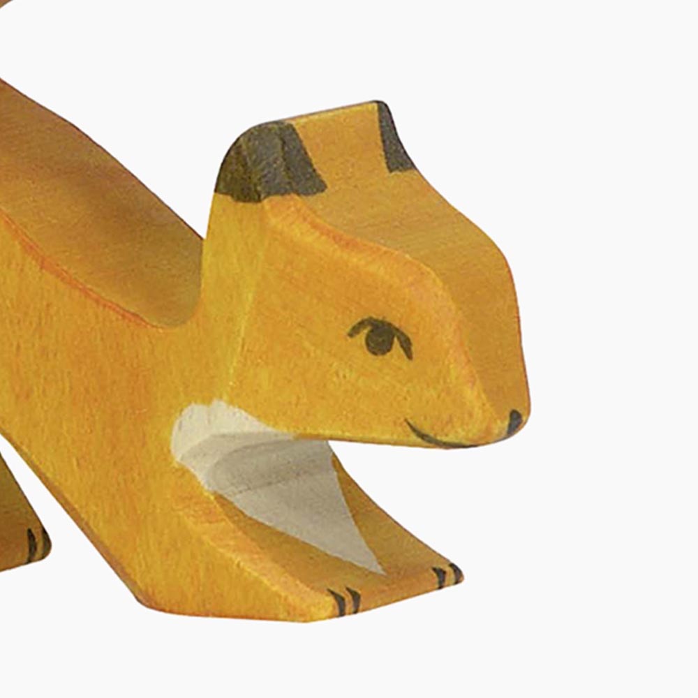 HOLZTIGER Eichhörnchen Spring – in Waldszene mit Ast und Nussdepot