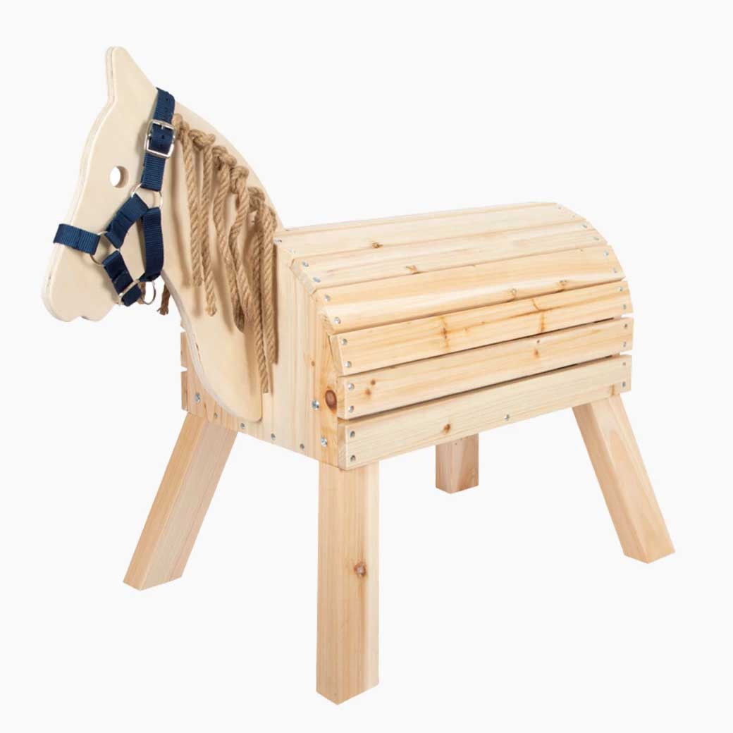 Holzpferd kompakt – Detailansicht mit Sisalmähne, Halfter und Stauraum