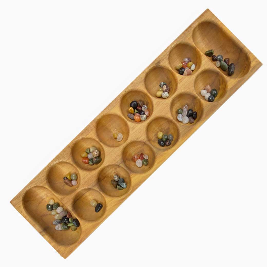 Kalaha Ahorn Halbedelsteinchen aus Holz mit bunten Spielsteinen