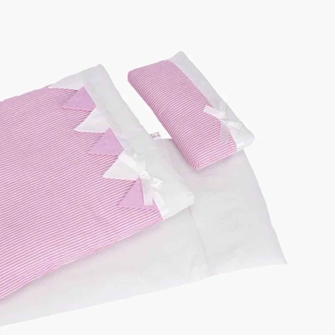 Puppenbettzeug rosa Streifen – Detailansicht Stoffdesign und Verarbeitung