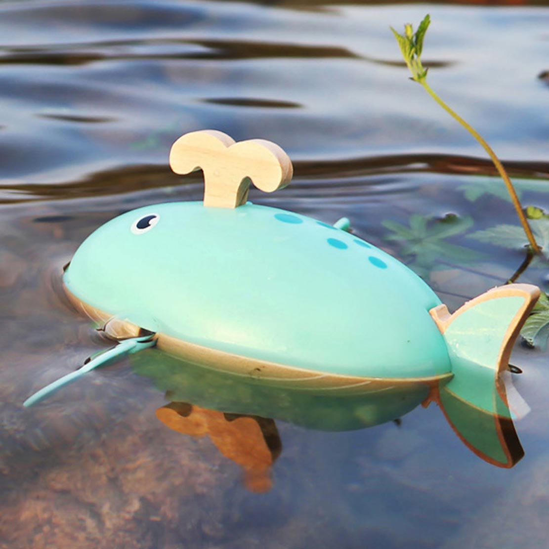 Wasserspielzeug Aufzieh-Wal aus Holz/Kunststoff – Setansicht