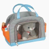 Katze mit Tasche und Pflege-Set