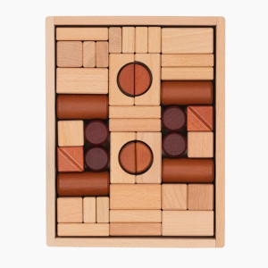 Bausteine im Holzkasten