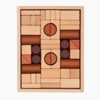 Bausteine im Holzkasten